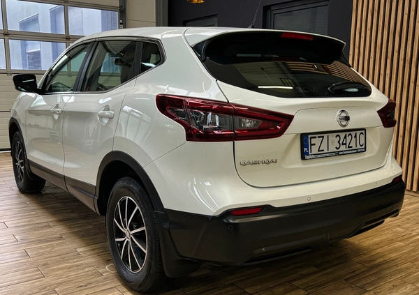 Nissan Qashqai cena 69900 przebieg: 82000, rok produkcji 2020 z Chrzanów małe 667